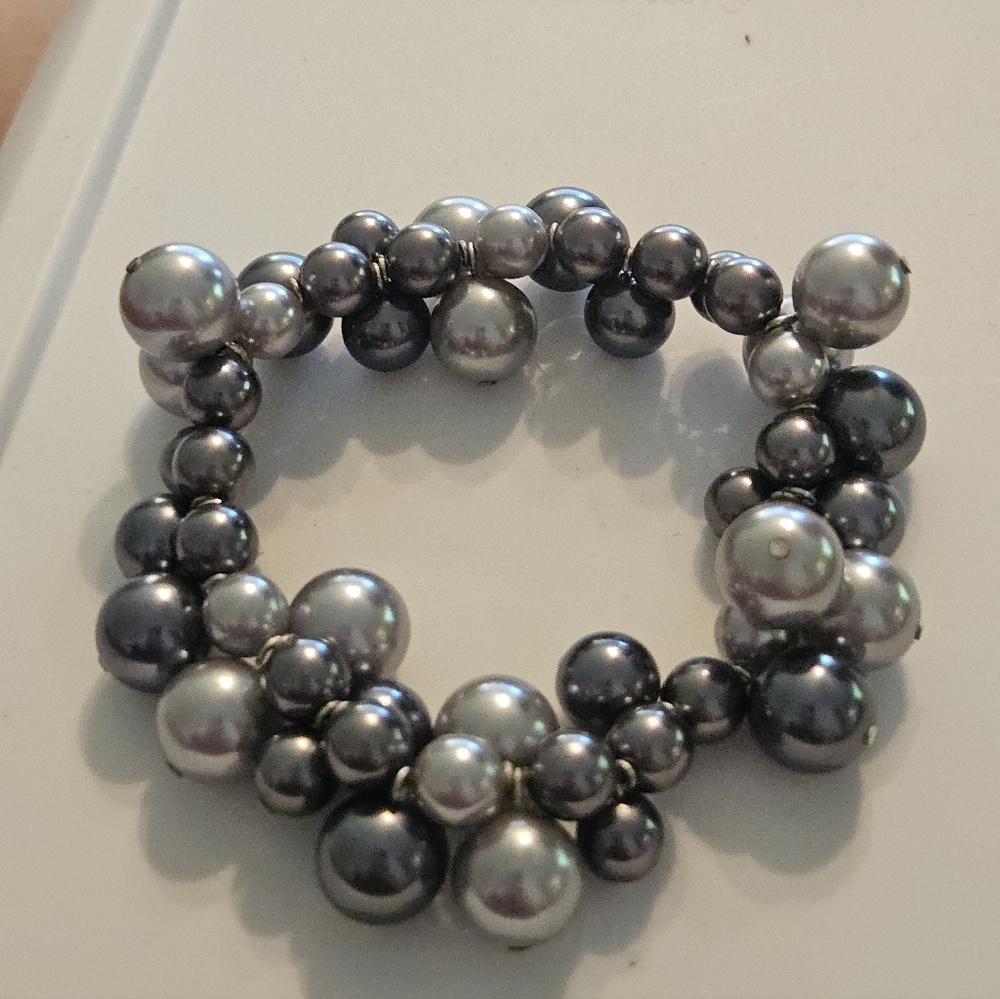 Silver and Black Beaded Dangling Bracelet